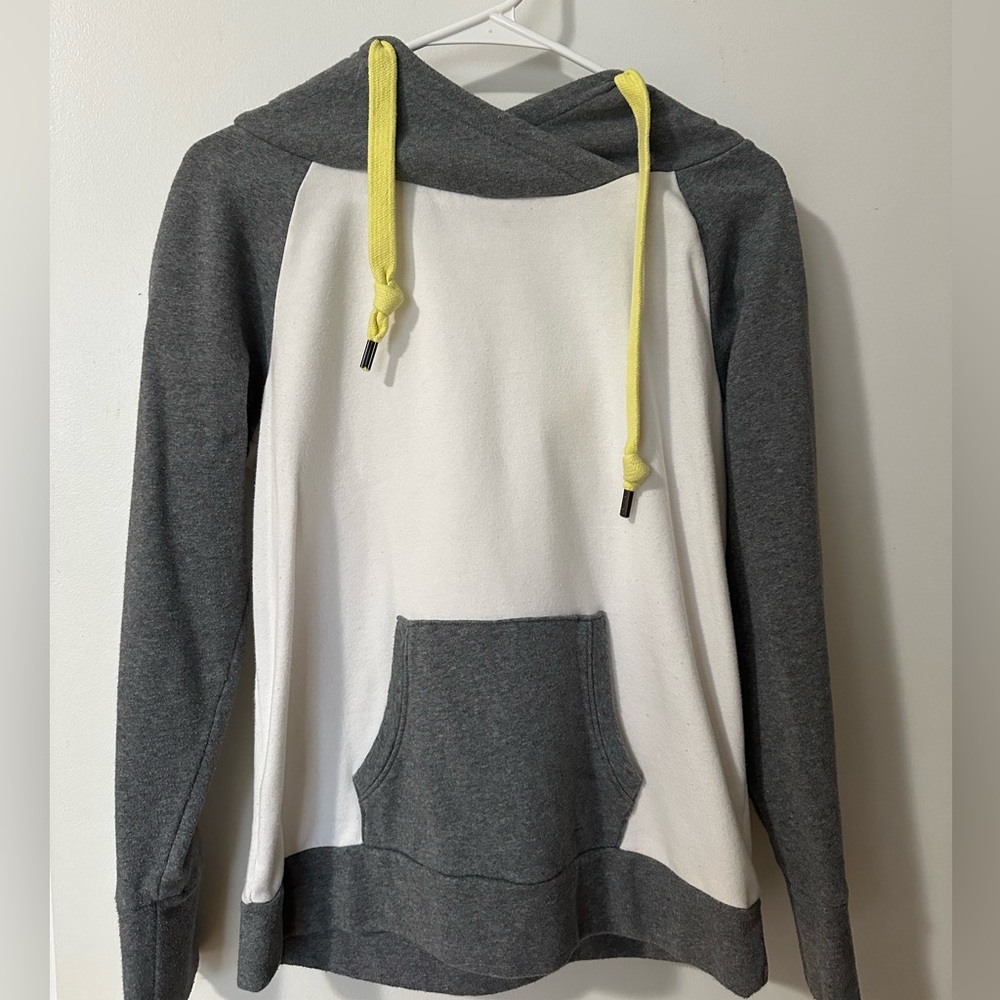 Treasure & bond hoodie
